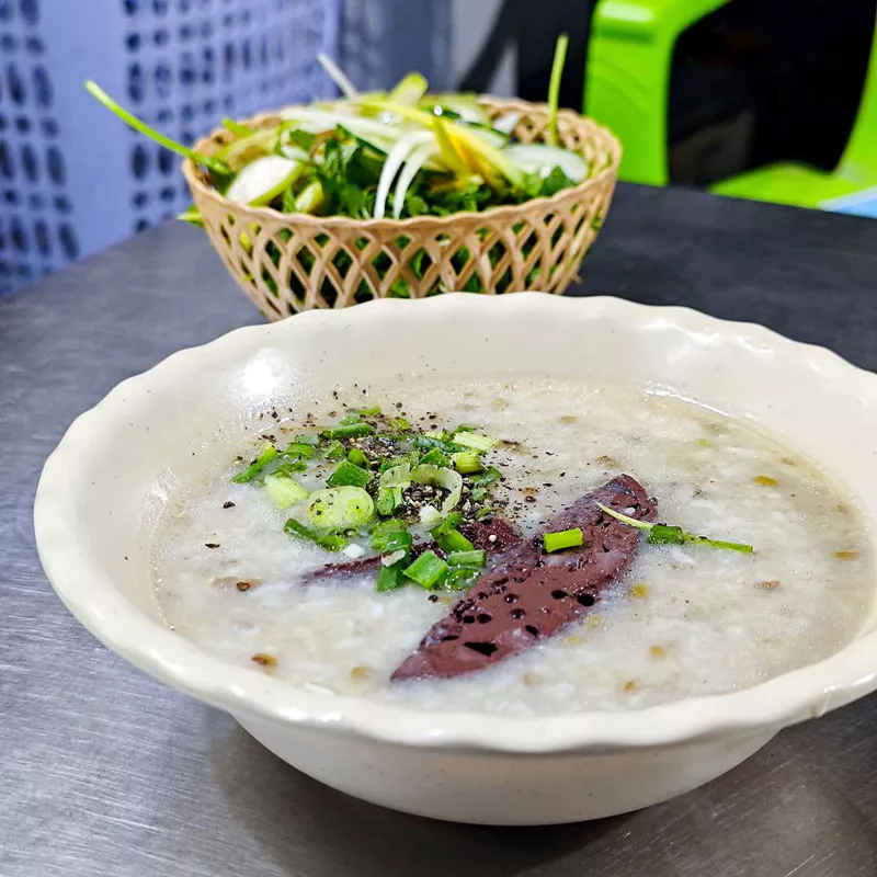 Quán Nhân - Authentic Local Danang Michelin Restaurant